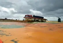 Cuaca Buruk, Kapal Tujuan Kalimantan Karam di Perairan Batauga Busel Cuaca Buruk, Kapal Tujuan Kalimantan Karam di Perairan Batauga Busel