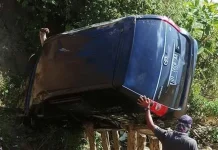 Diduga Hilang Kendali, Mobil Avanza Masuk Jurang di Wilayah Morosi Diduga Hilang Kendali, Mobil Avanza Masuk Jurang di Wilayah Morosi