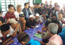 Warga Korumba Berkeras Tolak Eksekusi Lahan 25 Hektar Warga Korumba Berkeras Tolak Eksekusi Lahan 25 Hektar