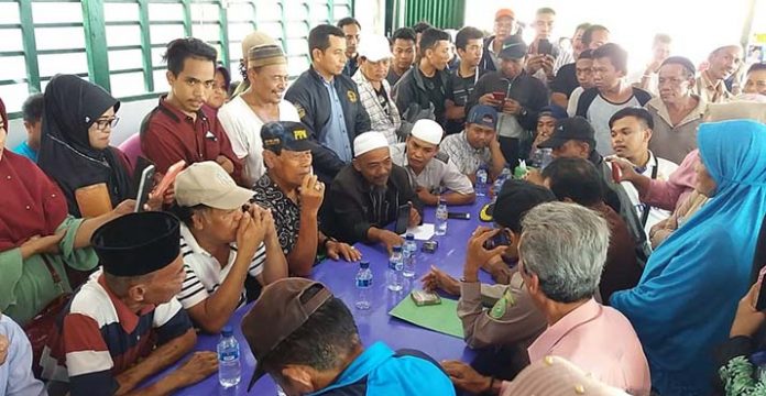 Warga Korumba Berkeras Tolak Eksekusi Lahan 25 Hektar