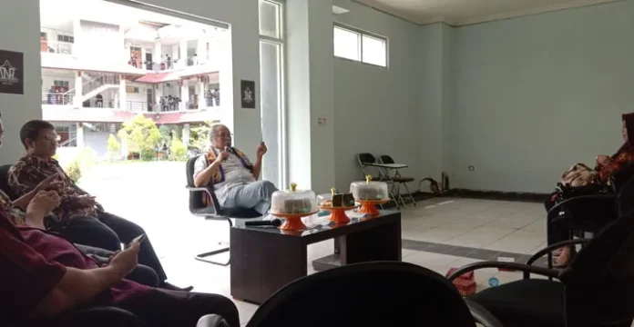 kuliah_umum_arsitek_uho Diesnatalis, Jurusan S-1 Arsitektur UHO Hadirkan Guru Besar Arsitektur ITS