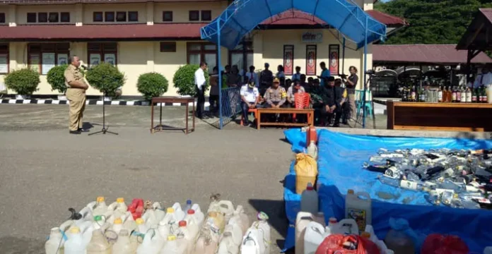 Polres Bombana Musnahkan 1,4 ton Miras, Tuak dan Arak Makin Merajalela