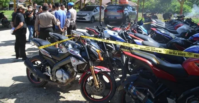 motor_curian Tangkap Mahasiswa, Polsek Poasia Amankan 15 Unit Motor Vixion