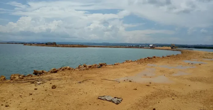 Reklamasi pantai Motewe