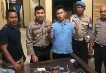 PNS Kelurahan Asal Butur Terciduk Polsek Moramo Bawa Sabu PNS Kelurahan Asal Butur Terciduk Polsek Moramo Bawa Sabu