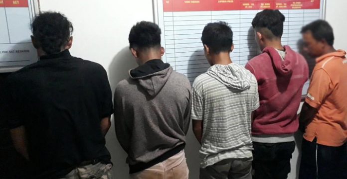 Polisi Bekuk Lima Pelaku Pembunuhan di Sumur Bata