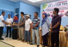 ANTAM UBPN Sultra Salurkan Dana Program Kemitraan Tahap II Senilai Rp3,3 Miliar ANTAM UBPN Sultra Salurkan Dana Program Kemitraan Tahap II Senilai Rp3,3 Miliar