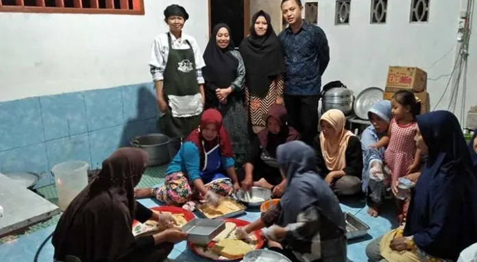 PKM UHO Latih Warga Membuat Surimi dan Nugget Ikan Bandeng