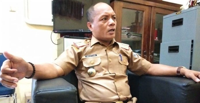 Kepala Badan Kepegawaian dan Pengembangan Sumberdaya Manusia (BKPSDM) Muna, Sulawesi Tenggara (Sultra), Rustam