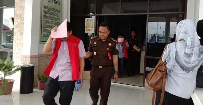 Tiga Tersangka Korupsi di Dinas Peternakan Konsel Ditahan