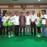 Pemda Konut Serahkan Bonus Atlet Peraih Medali Porprov Pemda Konut Serahkan Bonus Atlet Peraih Medali Porprov
