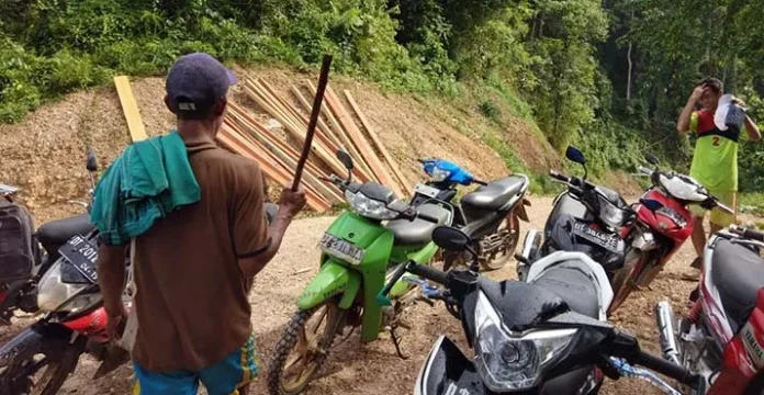 Mengaku Pemilik Lahan, Warga Konut Blokir Jalan Usaha Tani