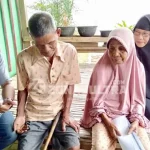 Tingkatkan Partisipasi Pemilih, KPUD Bombana Sosialisasi Door To Door Hingga Pelosok Tingkatkan Partisipasi Pemilih, KPUD Bombana Sosialisasi Door To Door Hingga Pelosok