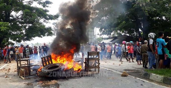 Breaking News: Penertiban Pasar Panjang, Satpol PP Dihadang Pedagang