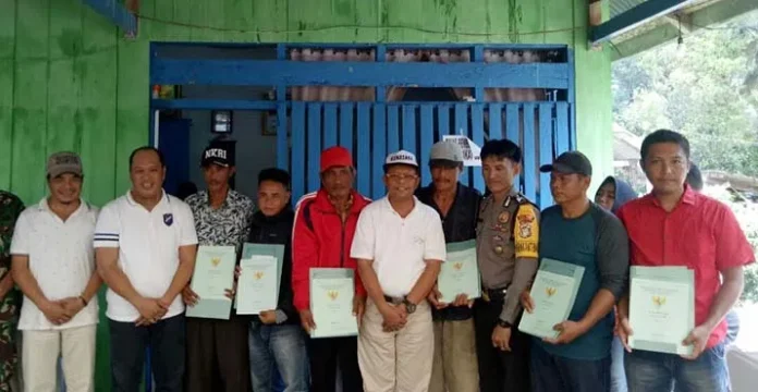 Jumat Barokah, Warga Desa Puupi Konut Keciprat Bantuan