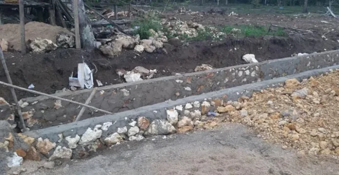 Pembuatan Drainase Gunakan Batu Kapur, Ini Tanggapan Kadis PUPR Mubar