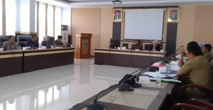 Para Mantan Kepala UPTD Pendidikan di Kendari Menuntut Haknya