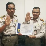 Karantina Kendari Raih Sertifikat Anti Penyuapan Karantina Kendari Raih Sertifikat Anti Penyuapan