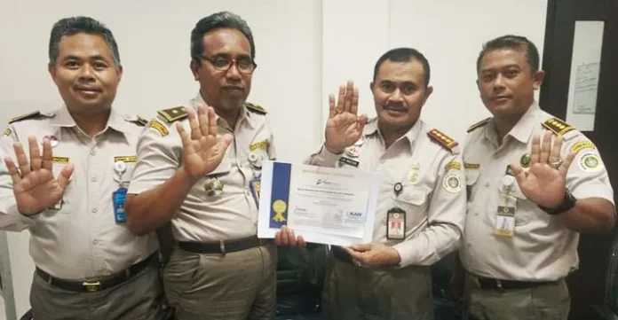 Karantina Kendari Raih Sertifikat Anti Penyuapan