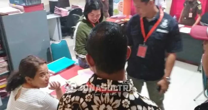 Tie Saranani Ikuti Proses Hukum di Kejaksaan