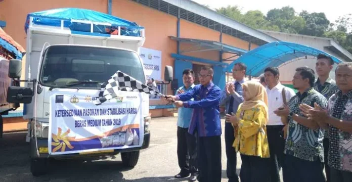 Gunakan Cadangan Beras Pemerintah, Bulog Operasi Pasar