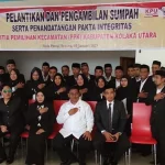 KPU Kolut Lantik 30 Anggota PPK Tambahan KPU Kolut Lantik 30 Anggota PPK Tambahan