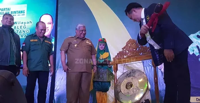 Buka Pembekalan Caleg, Yusril Sebut 4 Nama Pencetus PBB di Sultra