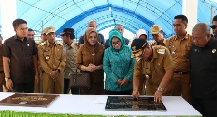 Bupati Konsel Resmikan Kawasan PKL Kolono Timur