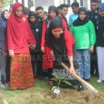Poltekkes Kendari Mulai Gerakan Tanam Satu Juta Pohon Poltekkes Kendari Mulai Gerakan Tanam Satu Juta Pohon