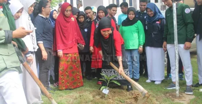 Poltekkes Kendari Mulai Gerakan Tanam Satu Juta Pohon