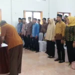 44 Anggota PPK Tambahan Muna Resmi Dilantik 44 Anggota PPK Tambahan Muna Resmi Dilantik