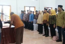44 Anggota PPK Tambahan Muna Resmi Dilantik 44 Anggota PPK Tambahan Muna Resmi Dilantik
