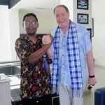 Pimpinan Kampus Asal Amerika Pantau Inovasi Kelautan LPTK di Wakatobi President/Rektor URI, David M. Dooley (kanan), kepala LPTK, Akhmatul Ferlin (kiri)