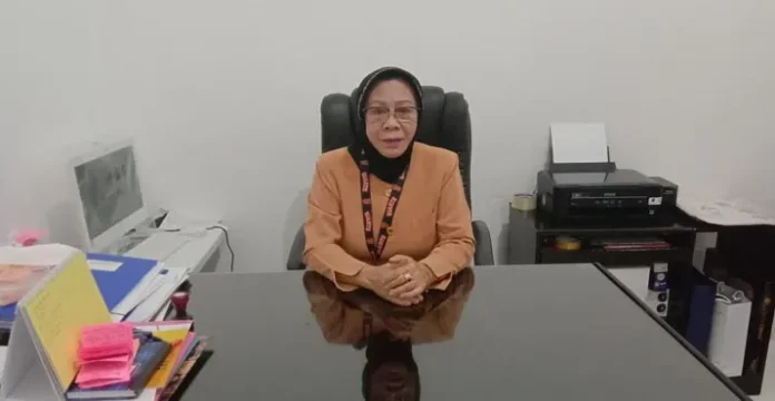 Direktur Stikes Pelita Ibu Kendari, Rosmawati Ibrahim
