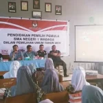 Sasar Pemilih Pemula, KPU Mubar Sosialisasi di SMAN 1 Wadaga Sasar Pemilih Pemula, KPU Mubar Sosialisasi di SMAN 1 Wadaga