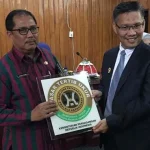 Dua Pasar Terima Penghargaan Tertib Ukur Dua Pasar Terima Penghargaan Tertib Ukur