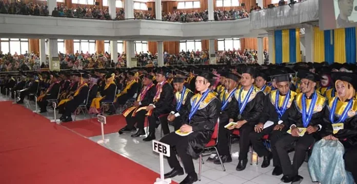 wisuda_uho19 Ini Daftar Wisudawan Terbaik UHO Gelombang Kedua
