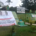 Bawaslu Copot Baliho Deklarasi Relawan Jokowi-Amin di SMP 15 Kendari Bawaslu Copot Baliho Deklarasi Relawan Jokowi-Amin di SMP 15 Kendari