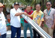 ANTAM Bantu Korban Puting Beliung di Desa Tambea ANTAM Bantu Korban Puting Beliung di Desa Tambea