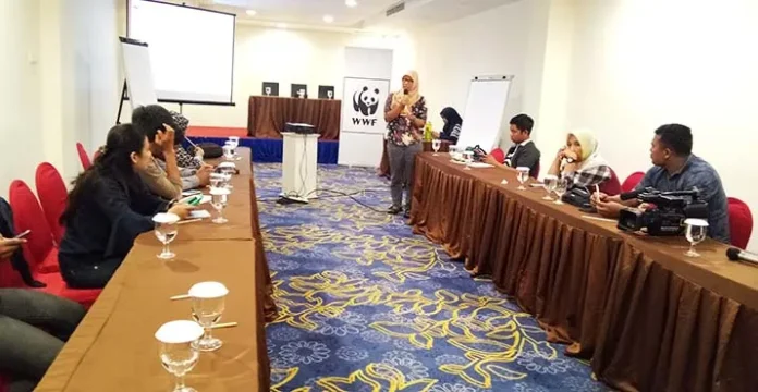 WWF Ajak Media di Sultra Kampanye Pengurangan Sampah Plastik