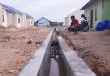Drainase Perumahan Nelayan di Konkep Ambruk dan Retak Drainase Perumahan Nelayan di Konkep Ambruk dan Retak