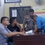 Guru SMP 1 Mowewe Koltim Dilempari Batu Guru SMP 1 Mowewe Koltim Dilempari Batu