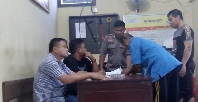 Guru SMP 1 Mowewe Koltim Dilempari Batu