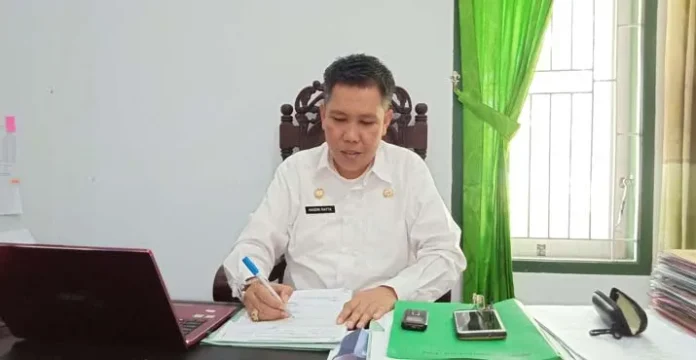 hasdin_ratta Ketgam: Kepala DPMD Bombana, Hasdin Ratta