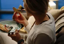 Makan Malam Tak Bahaya Asal Atur Kalorinya Makan Malam Tak Bahaya Asal Atur Kalorinya