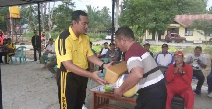 Jalin Silahturahmi, Kapolres Kolaka Buka Turnamen Volly Ball di Ladongi