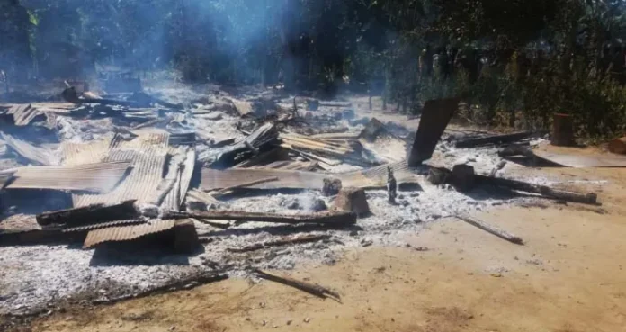 Diduga Gila, Pria di Koltim Bakar Dua Rumah