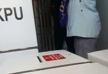 KPU Kendari Mulai Rakit Kotak Suara Pemilu 2019 KPU Kendari Mulai Rakit Kotak Suara Pemilu 2019