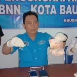 Pengedar Narkoba Ditangkap BNNK Baubau Saat Transaksi Pengedar Narkoba Ditangkap BNNK Baubau Saat Transaksi