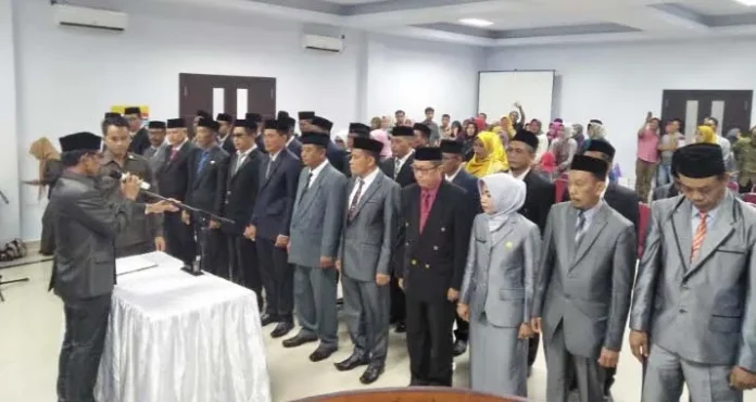 Bupati Kolut Lantik 34 Pejabat Eselon II, III, dan Kepala Puskesmas